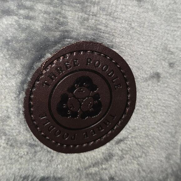 Three Poodle Women's Plush Gray Oversized Blanket Hoodie One Size Sherpa - Picture 3 of 10